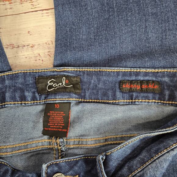 Earl Women's Skinny Ankle Embroidered Crop Jeans Size 10 Tapered Raw Hem - Picture 3 of 11